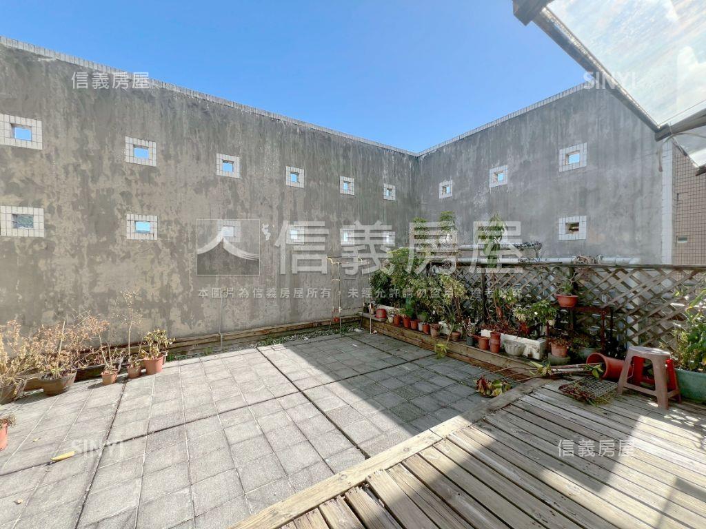 青年守則四房三衛平面車位房屋室內格局與周邊環境