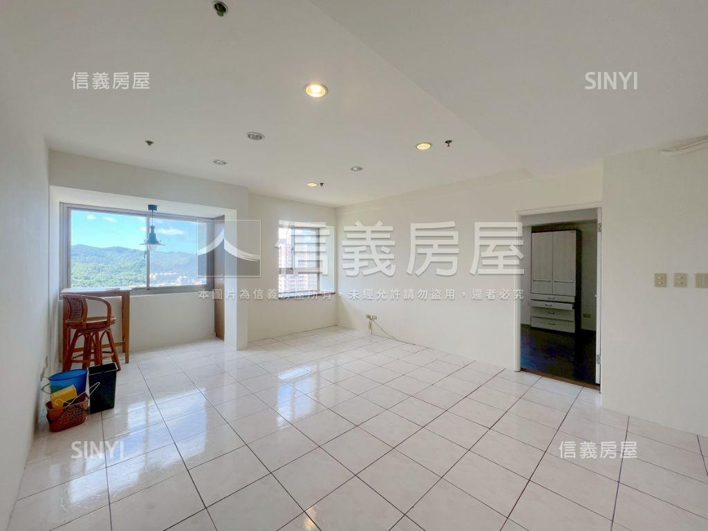 青年守則四房三衛平面車位房屋室內格局與周邊環境