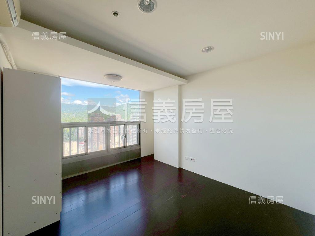 青年守則四房三衛平面車位房屋室內格局與周邊環境