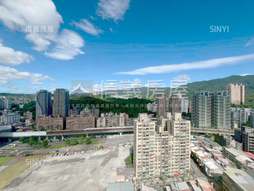 青年守則四房三衛平面車位房屋室內格局與周邊環境