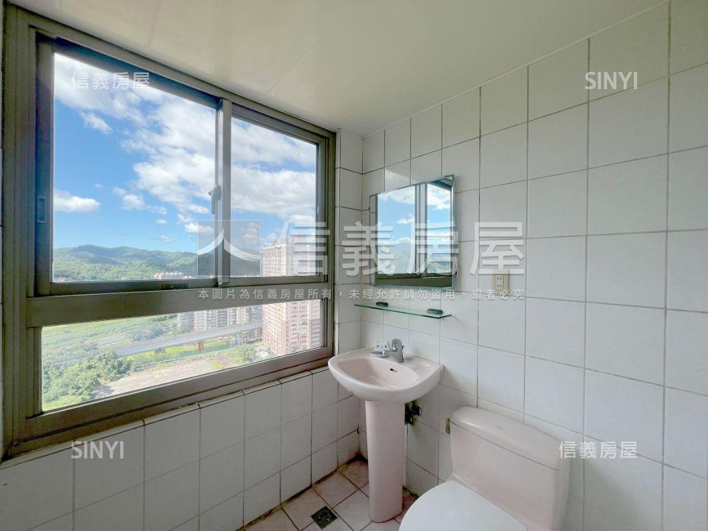 青年守則四房三衛平面車位房屋室內格局與周邊環境