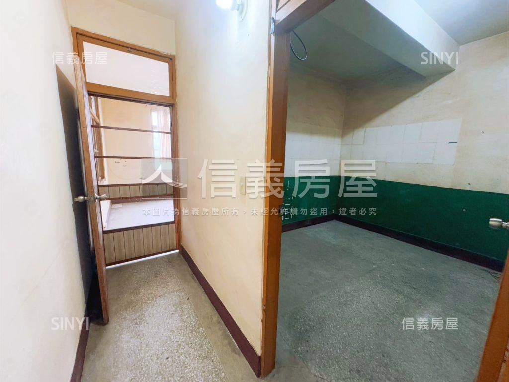 極品✪近公園運動中心透天房屋室內格局與周邊環境