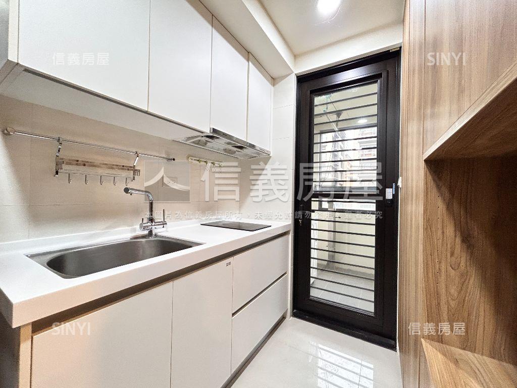 昕世代溫馨套房加車位房屋室內格局與周邊環境