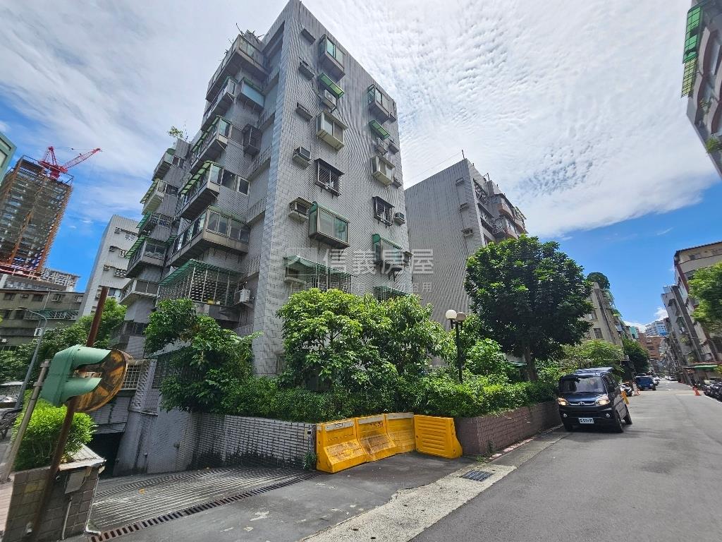 【新案】綠意景觀坡平車位房屋室內格局與周邊環境