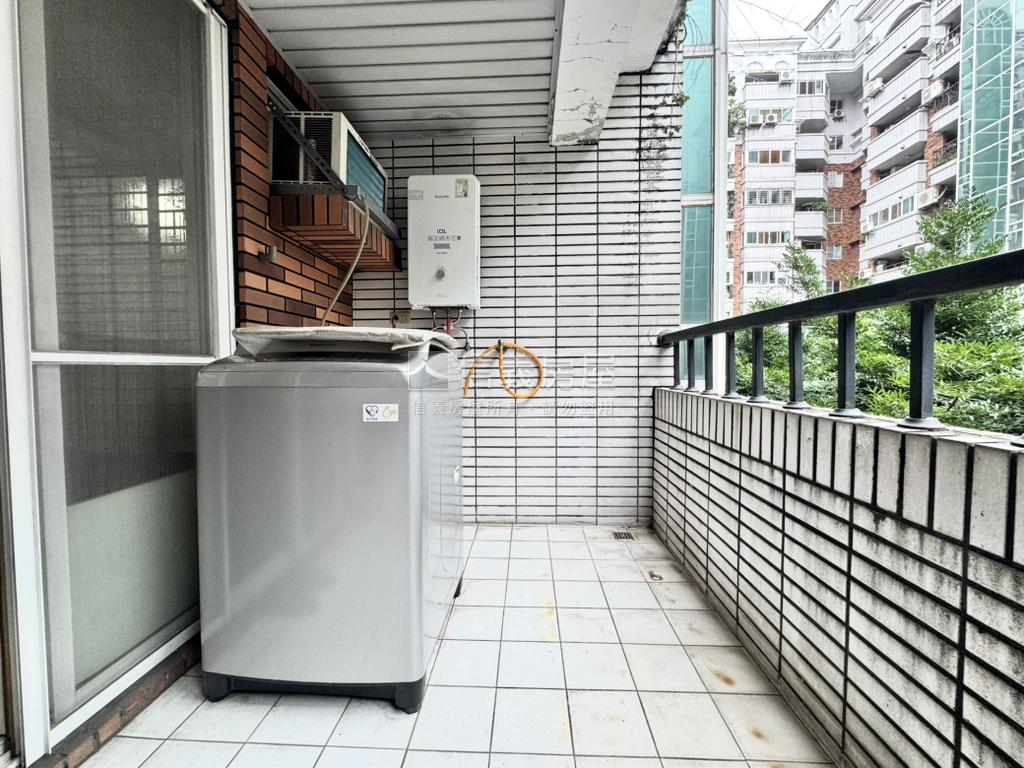 近十三期稀有店住房屋室內格局與周邊環境