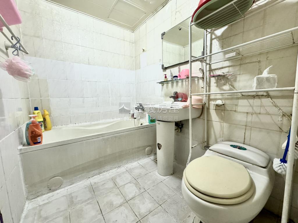 近十三期稀有店住房屋室內格局與周邊環境