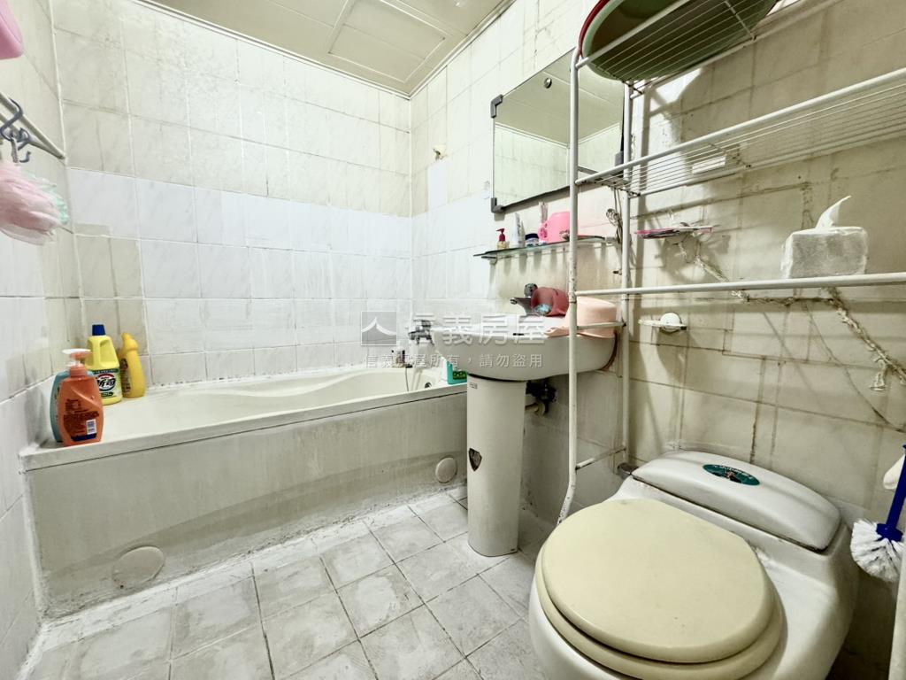 近十三期稀有店住房屋室內格局與周邊環境