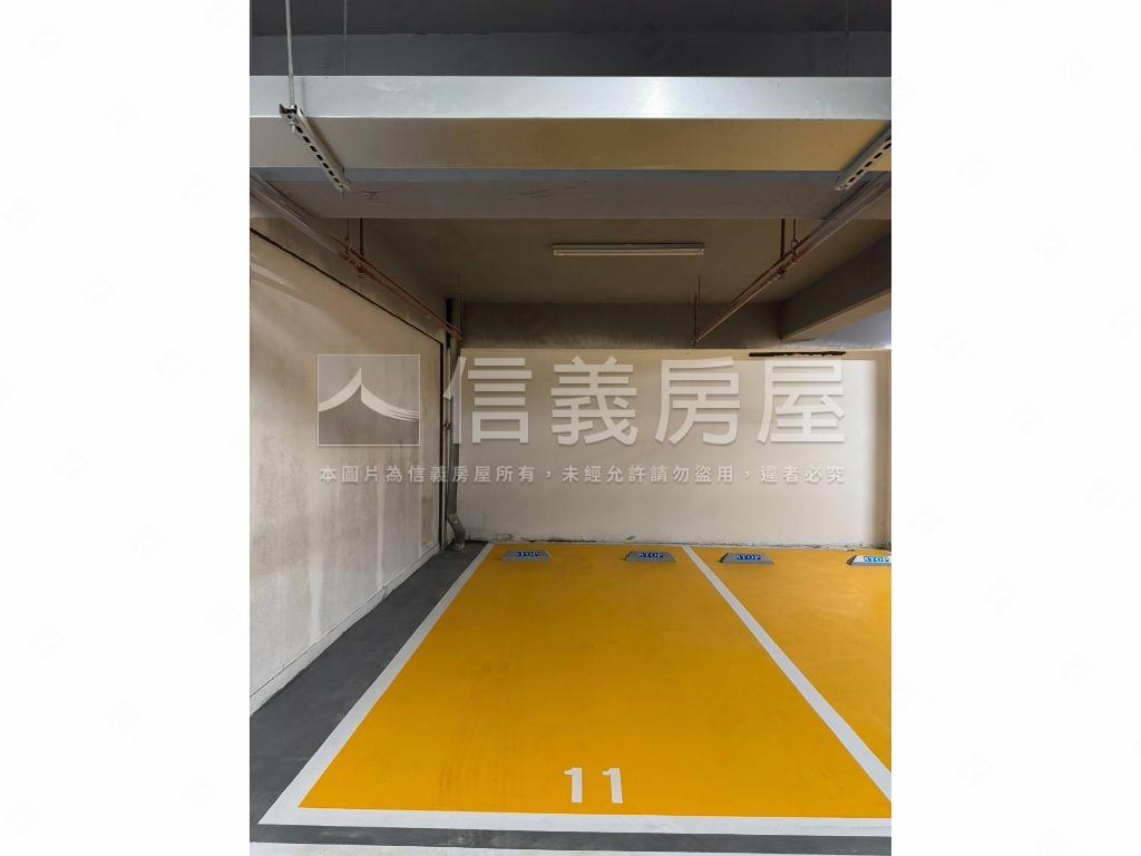 有富璞玉四房高樓露台車位房屋室內格局與周邊環境