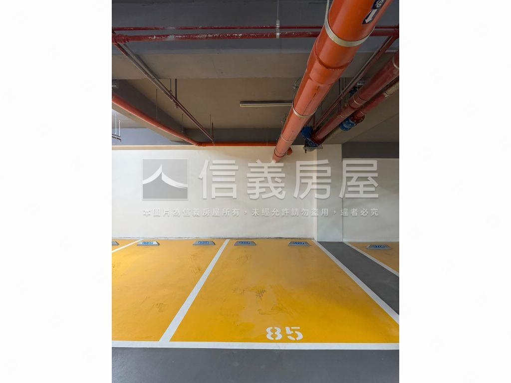 有富璞玉四房高樓露台車位房屋室內格局與周邊環境