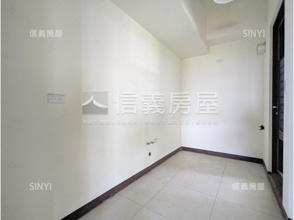 高樓層景觀大坪數半毛胚屋房屋室內格局與周邊環境