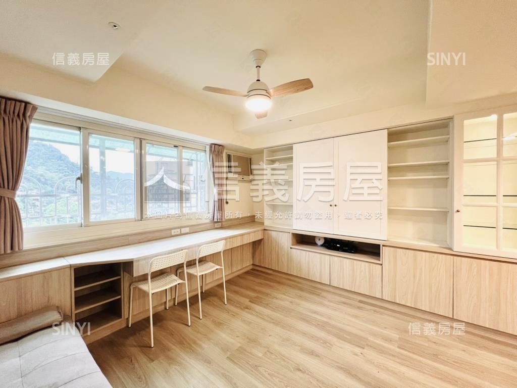 前看山後看碧潭絕美兩房房屋室內格局與周邊環境