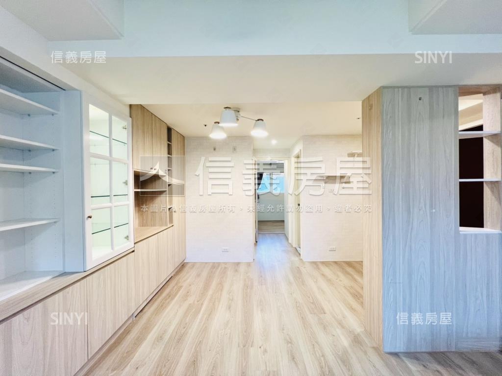 前看山後看碧潭絕美兩房房屋室內格局與周邊環境