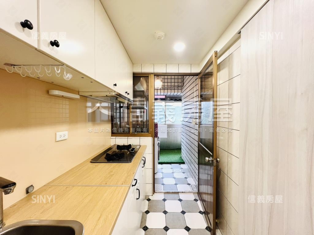 前看山後看碧潭絕美兩房房屋室內格局與周邊環境