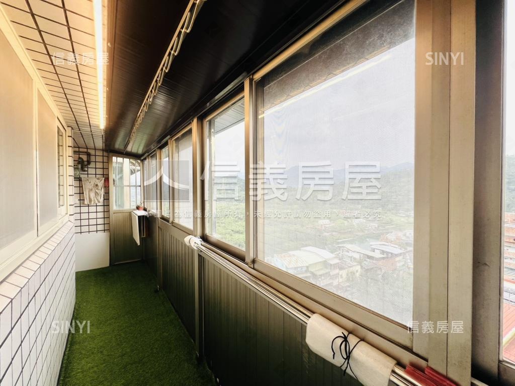 前看山後看碧潭絕美兩房房屋室內格局與周邊環境