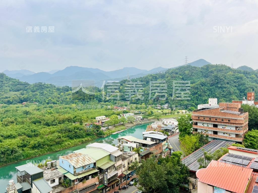 前看山後看碧潭絕美兩房房屋室內格局與周邊環境
