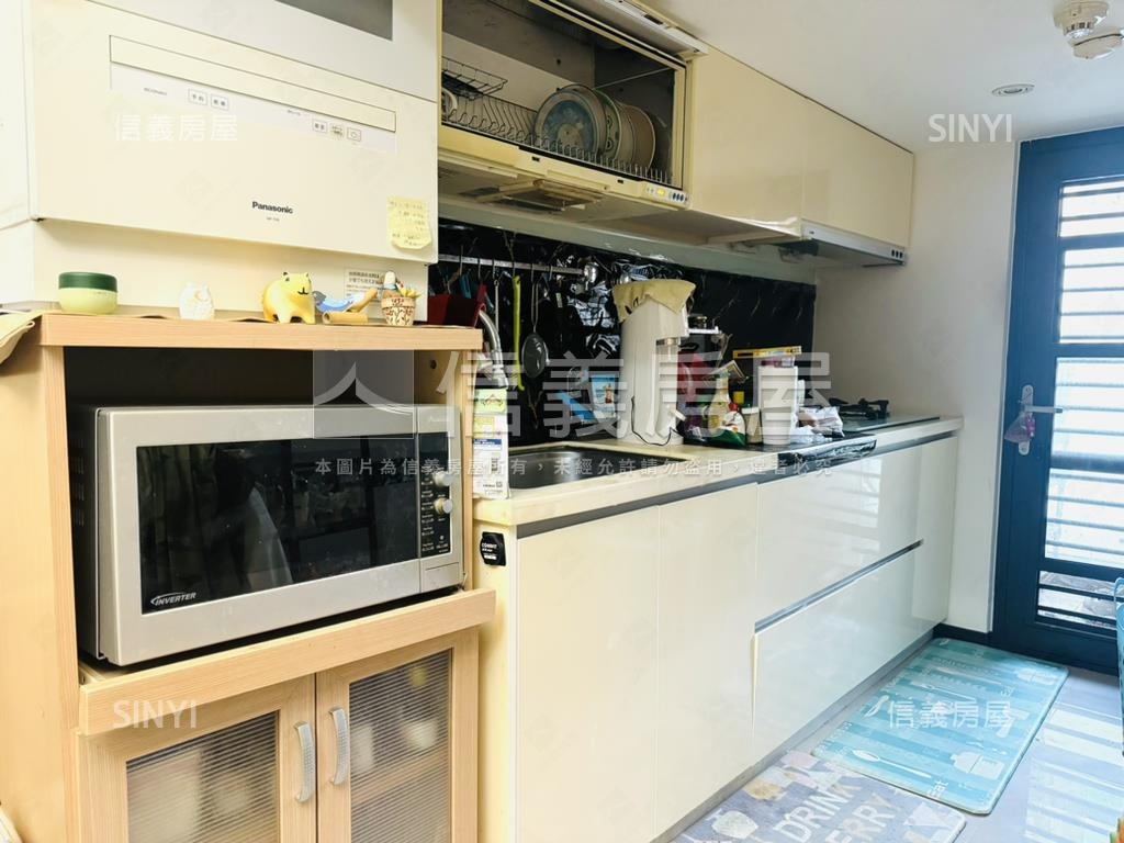 時尚之星後棟美居獨立車位房屋室內格局與周邊環境