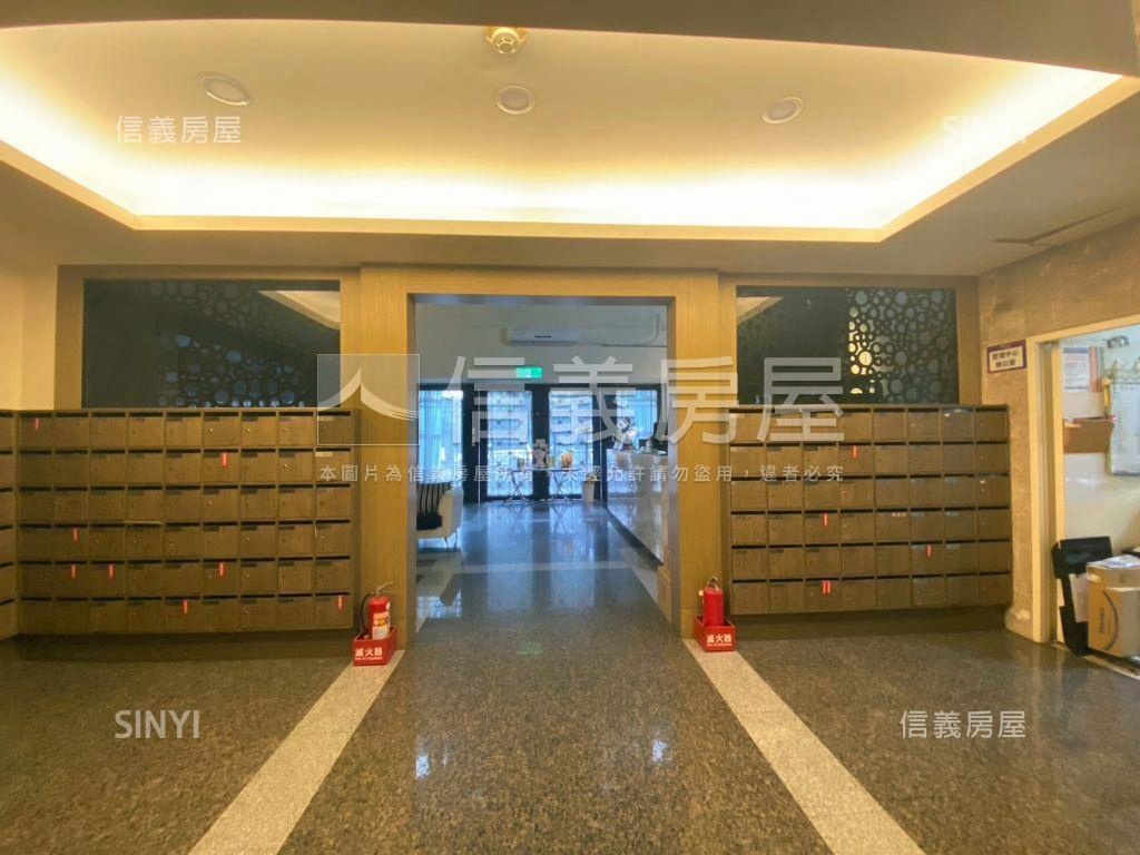 時尚之星後棟美居獨立車位房屋室內格局與周邊環境