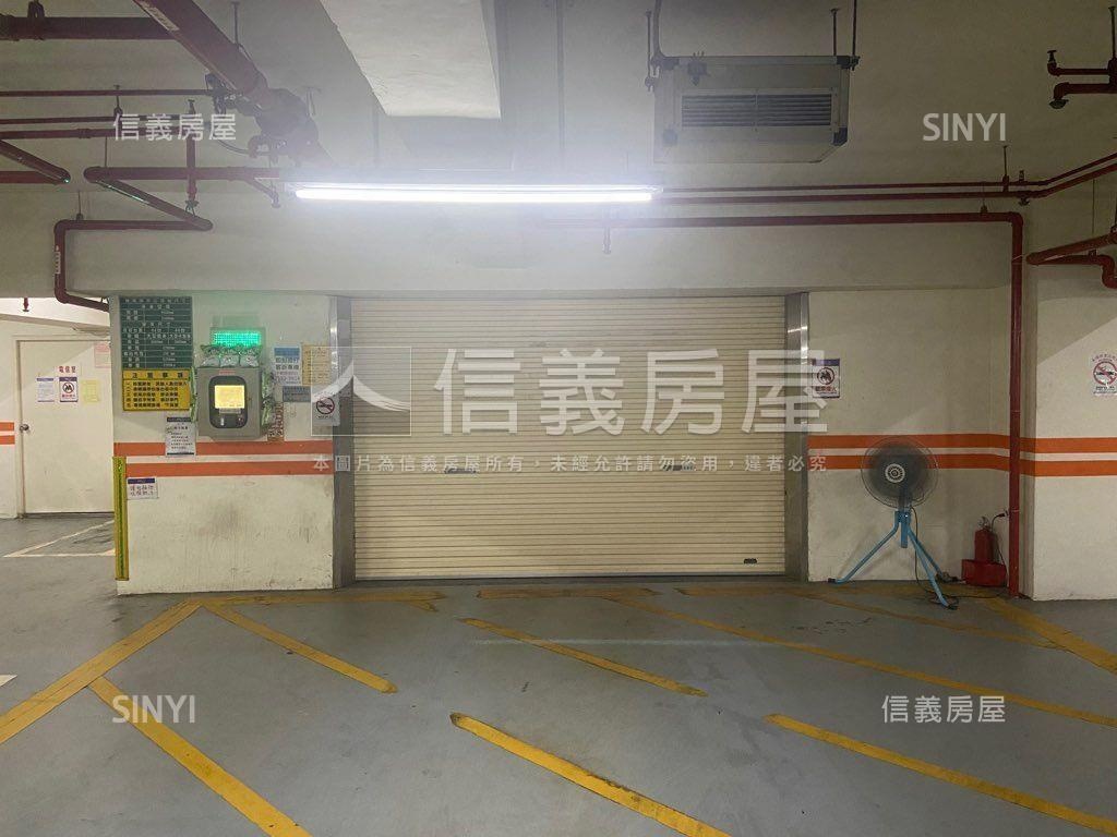 時尚之星後棟美居獨立車位房屋室內格局與周邊環境