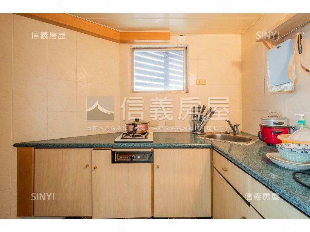 決心出售金華學區挑高大樓房屋室內格局與周邊環境
