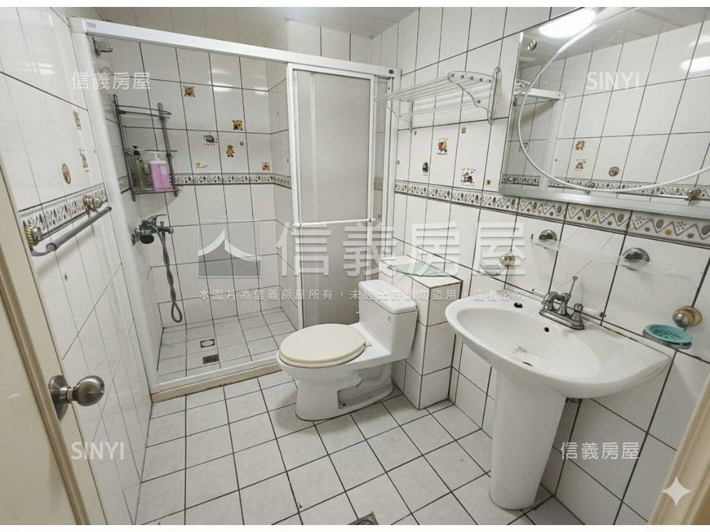 ＳＲＣ小西華三房車位房屋室內格局與周邊環境