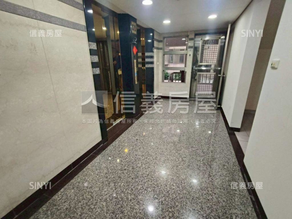 ＳＲＣ小西華三房車位房屋室內格局與周邊環境