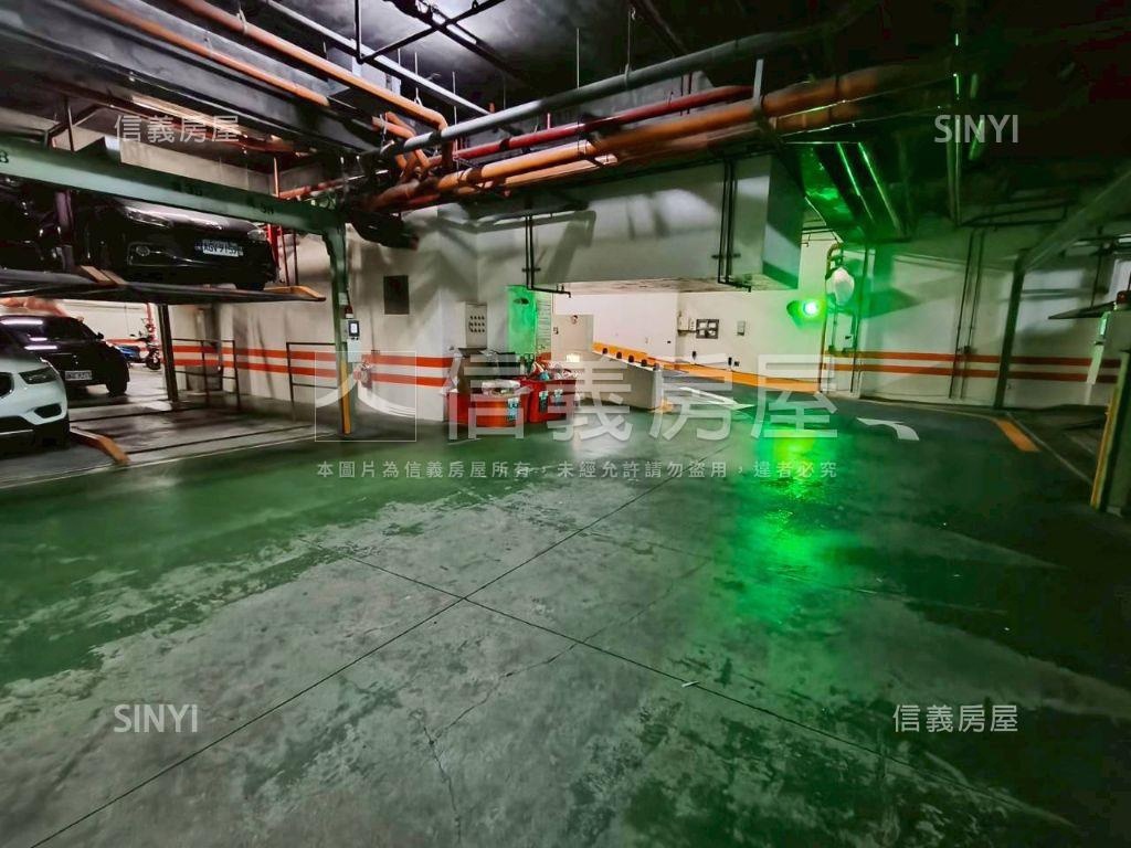 ＳＲＣ小西華三房車位房屋室內格局與周邊環境