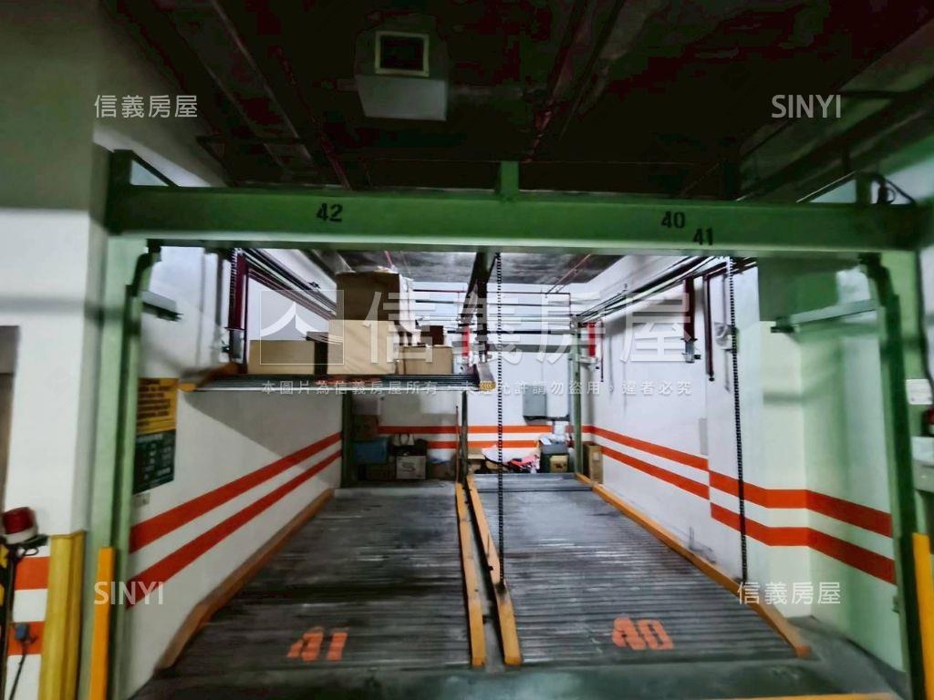 ＳＲＣ小西華三房車位房屋室內格局與周邊環境