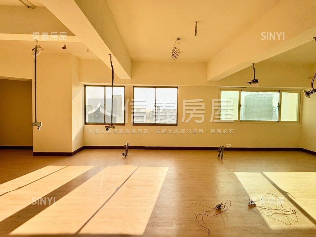 京城雅典至高豪邸附平車房屋室內格局與周邊環境