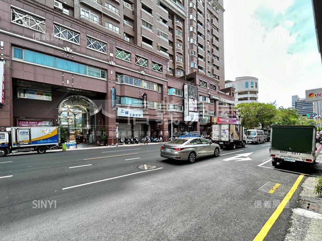 京城雅典至高豪邸附平車房屋室內格局與周邊環境