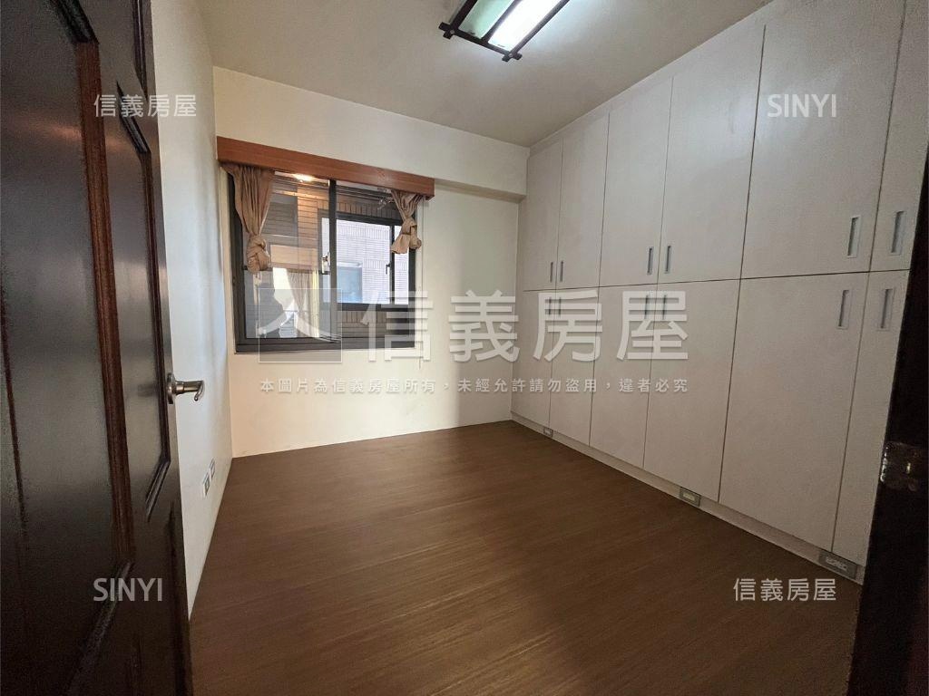 自在琉璃４房平車房屋室內格局與周邊環境