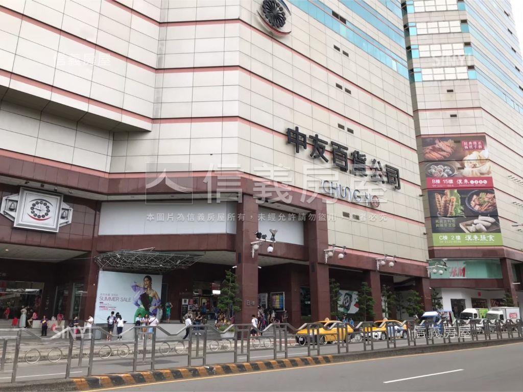近綠園道自在琉璃四房平車房屋室內格局與周邊環境