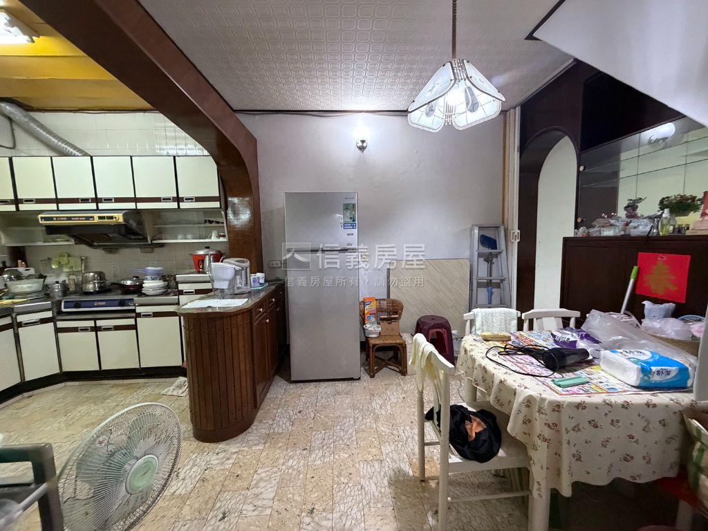 水萍塭公園｜靜巷美透天房屋室內格局與周邊環境