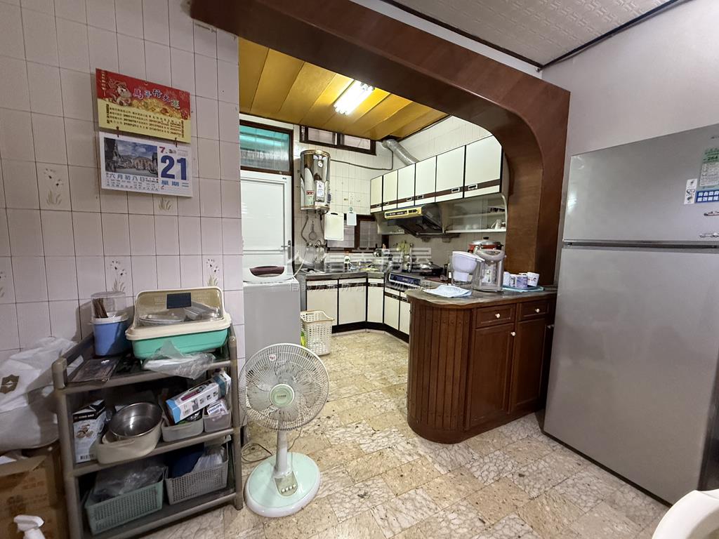 水萍塭公園｜靜巷美透天房屋室內格局與周邊環境