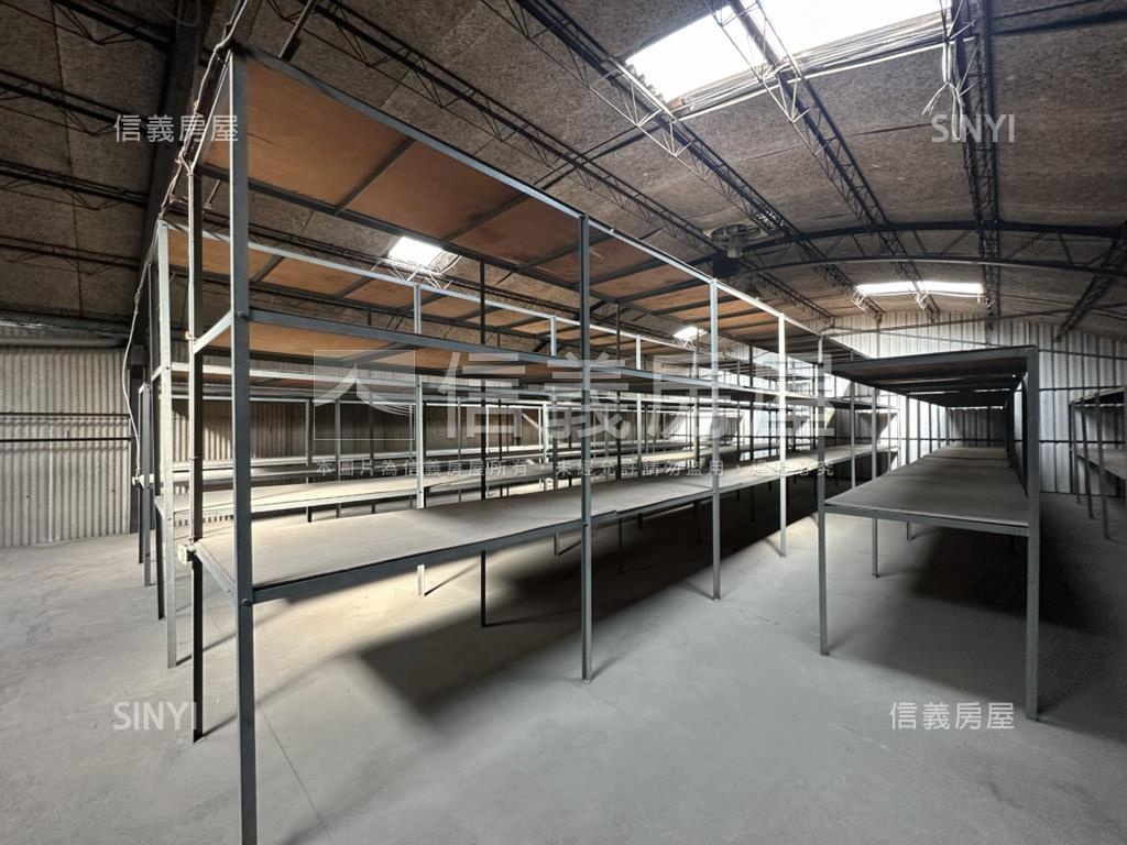 塩信街｜正面寬方正廠房房屋室內格局與周邊環境