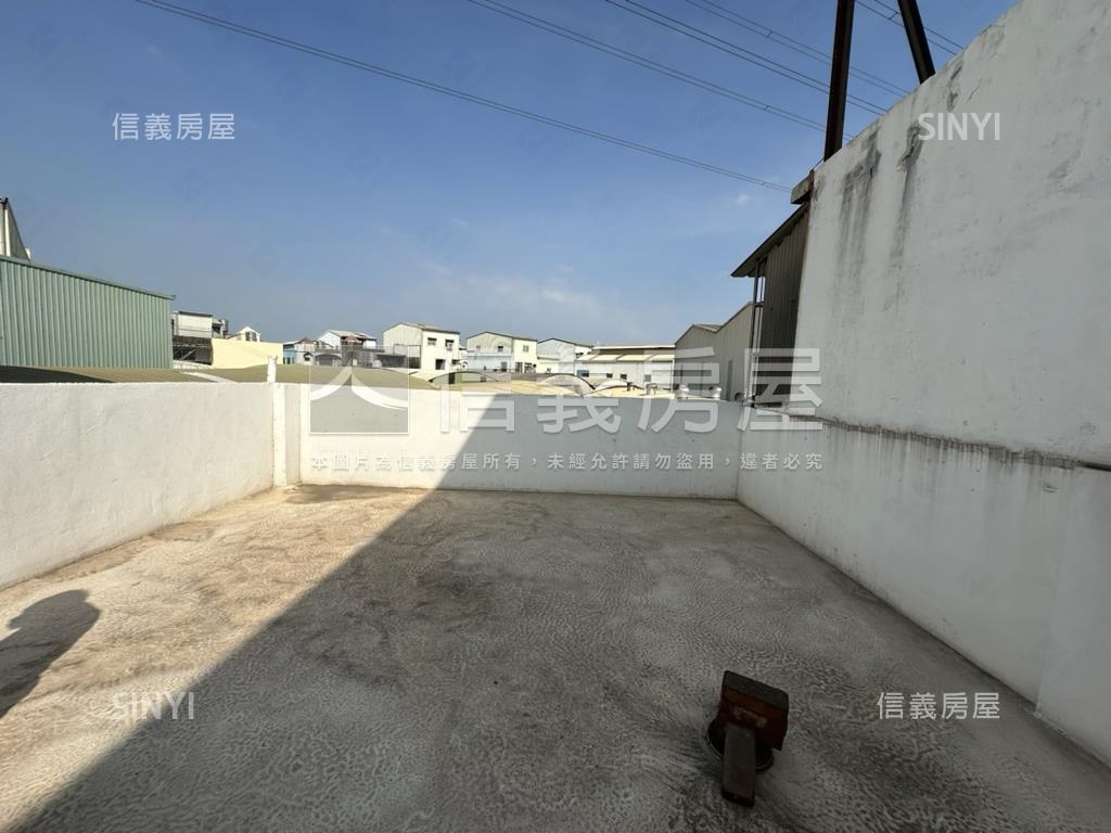 塩信街｜正面寬方正廠房房屋室內格局與周邊環境