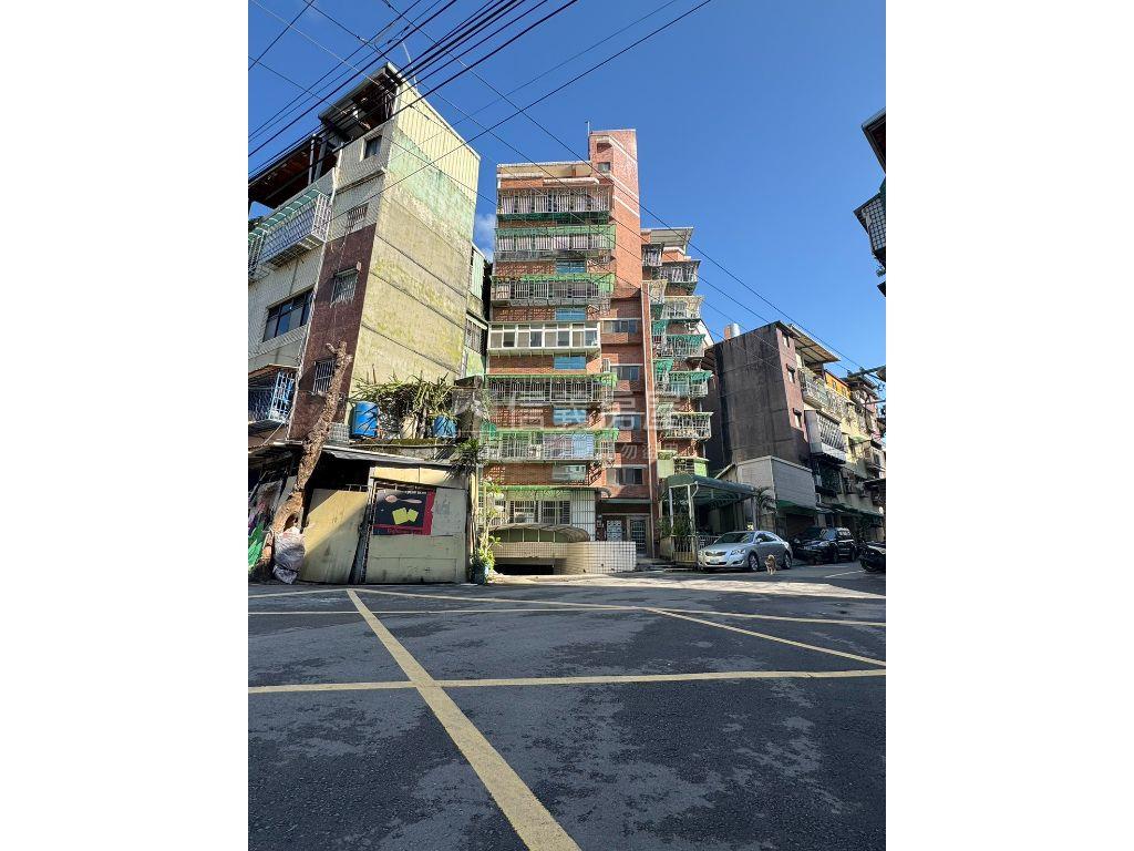 極品大同國小電梯四房房屋室內格局與周邊環境