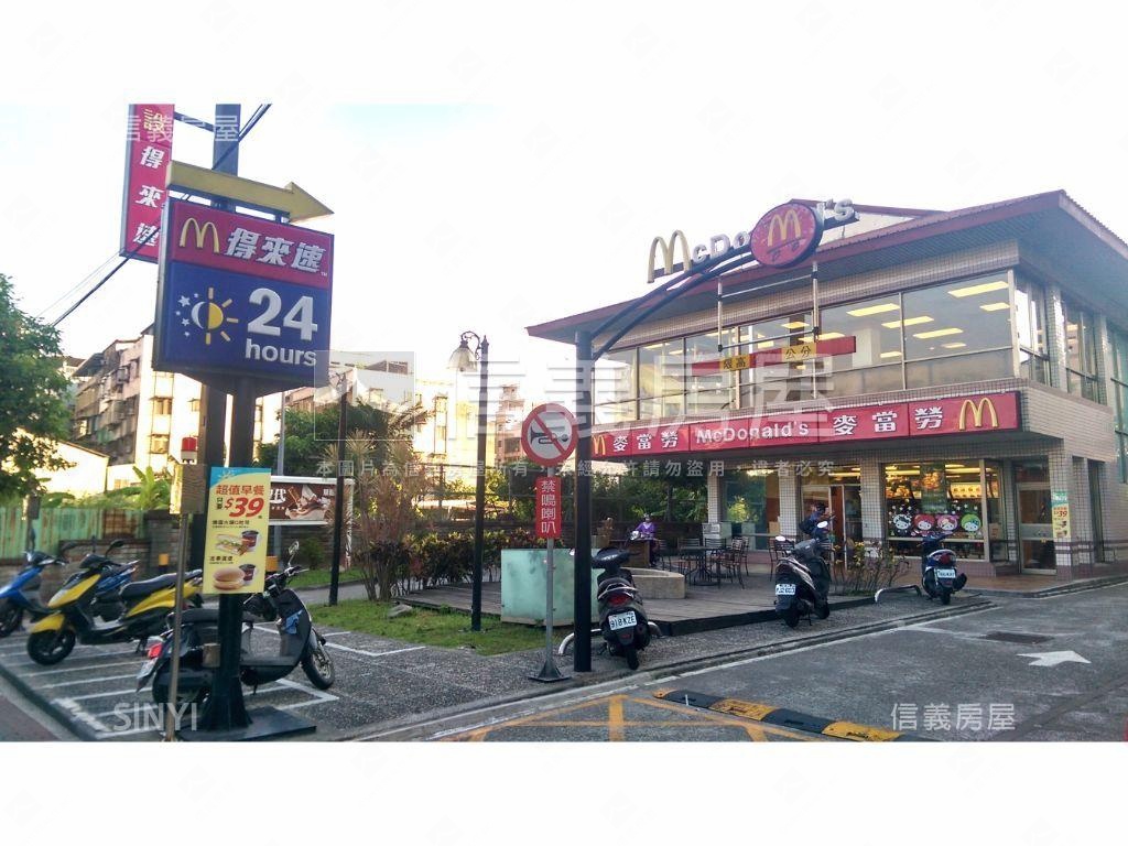丹鳳國小邊間金店面房屋室內格局與周邊環境