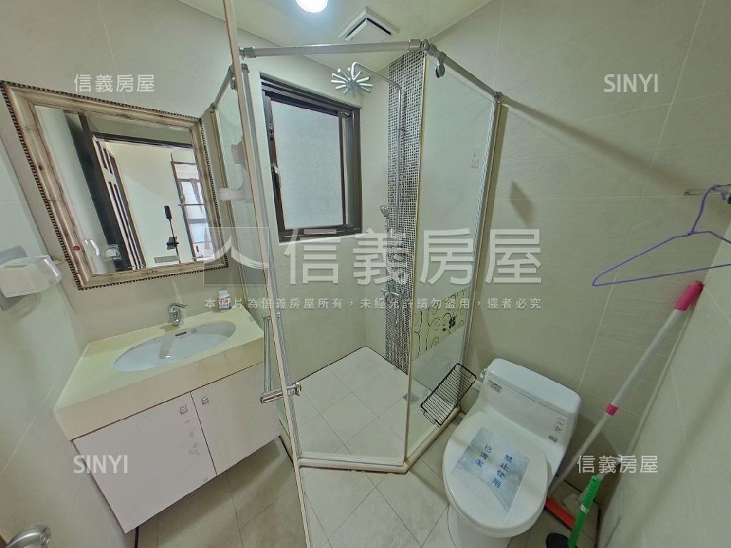 伯爵與夫人亮穎裝潢美居房屋室內格局與周邊環境
