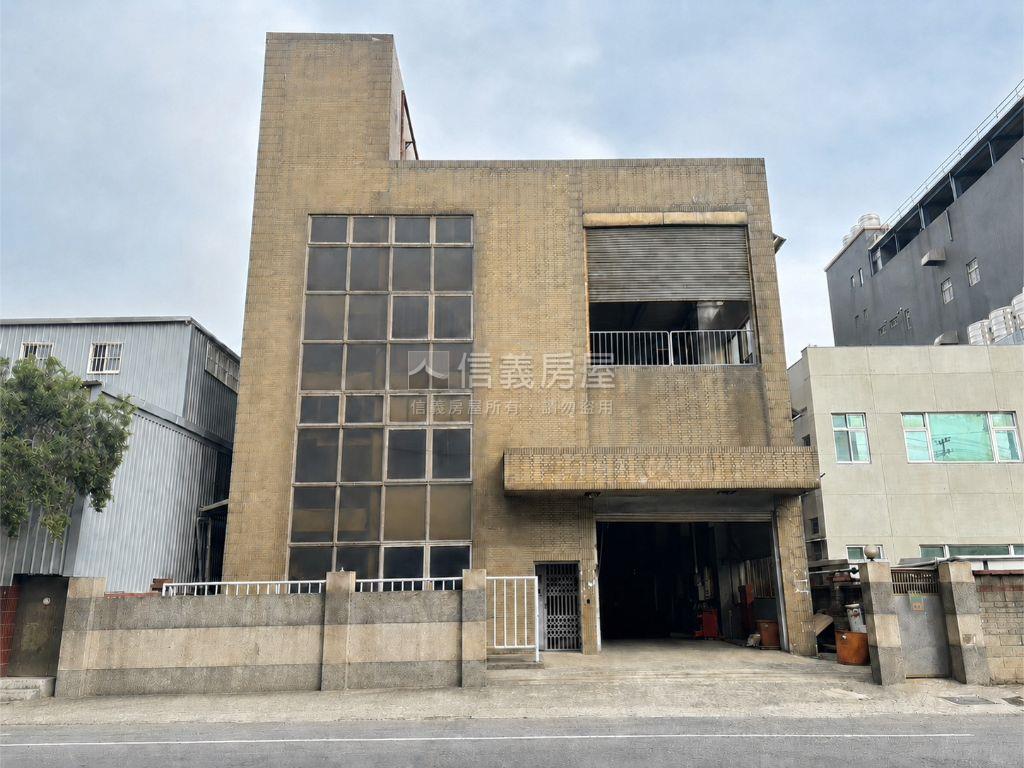 大園工業區ＲＣ挑高美廠房房屋室內格局與周邊環境