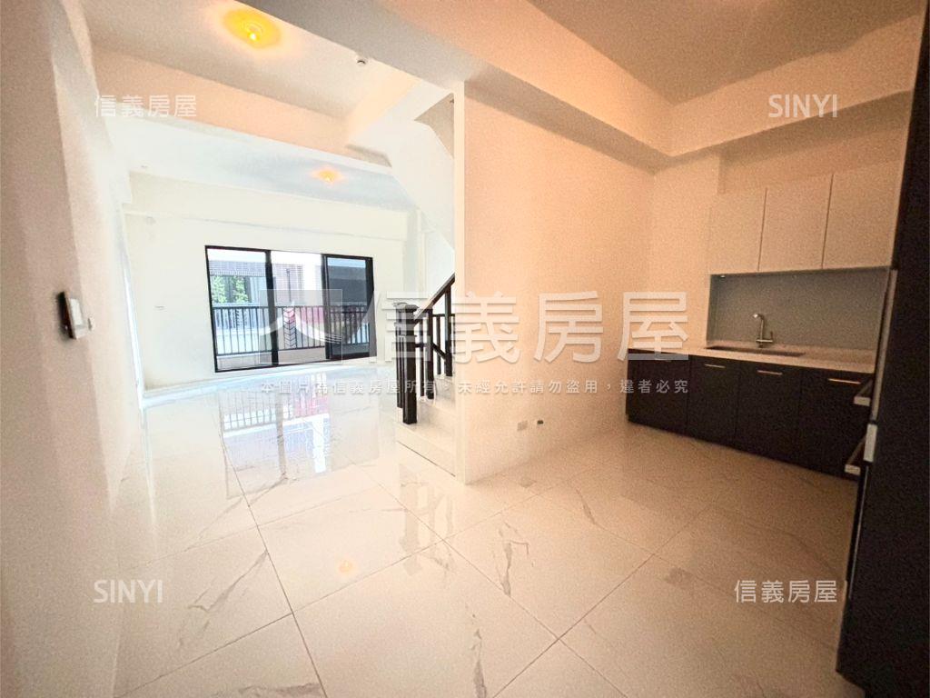 大學森全新未住美雙車墅房屋室內格局與周邊環境