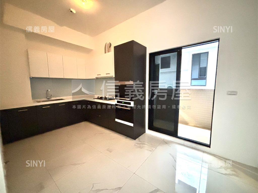 大學森全新未住美雙車墅房屋室內格局與周邊環境