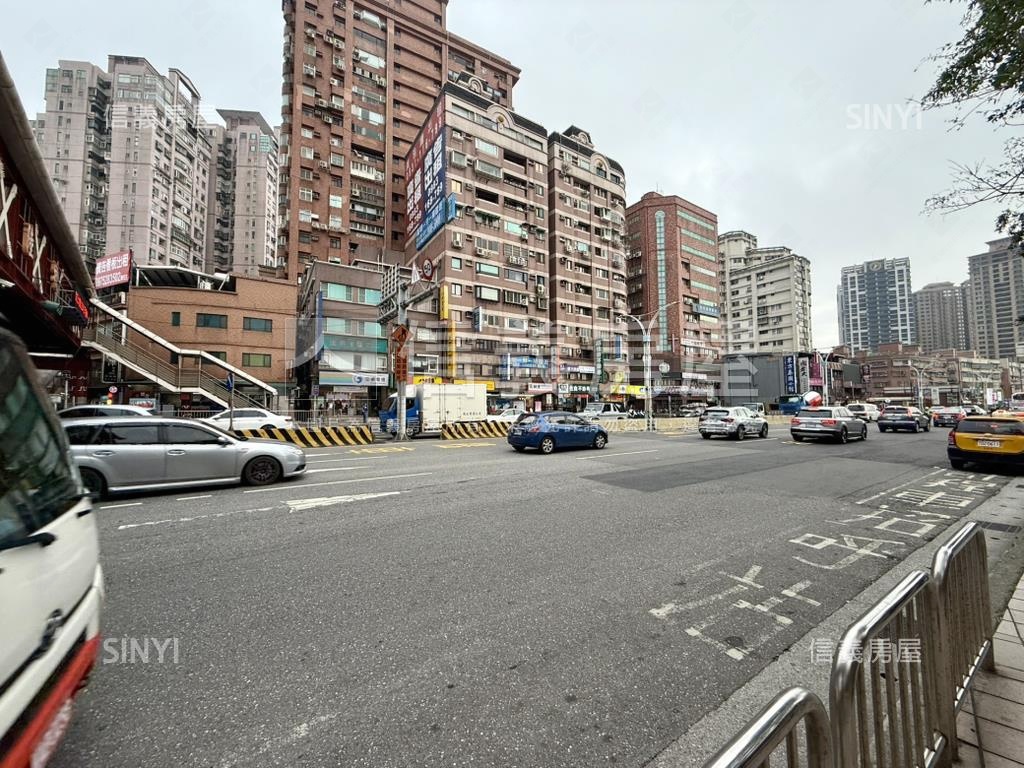 稀有竹圍站對面站前尊龍房屋室內格局與周邊環境