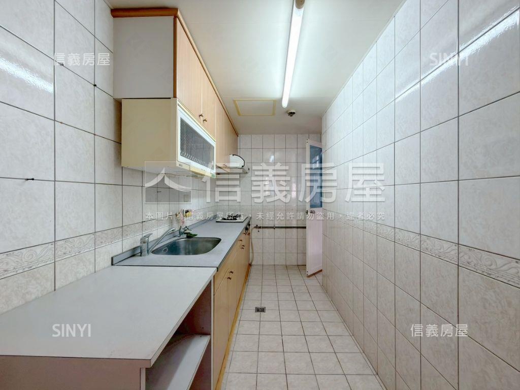 新視窗方正成家四房車位房屋室內格局與周邊環境