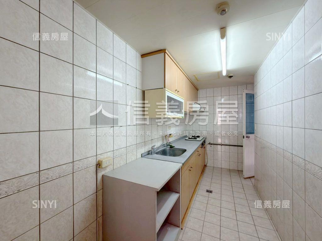 新視窗方正成家四房車位房屋室內格局與周邊環境