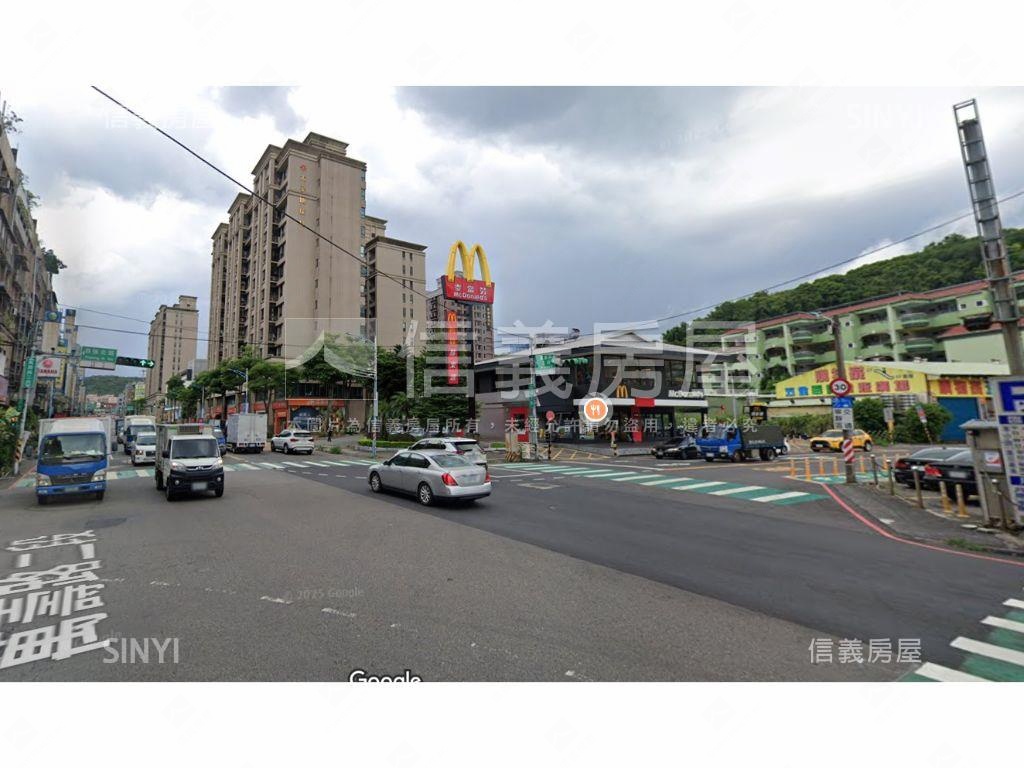 百川博硯珍稀綠意三房車位房屋室內格局與周邊環境