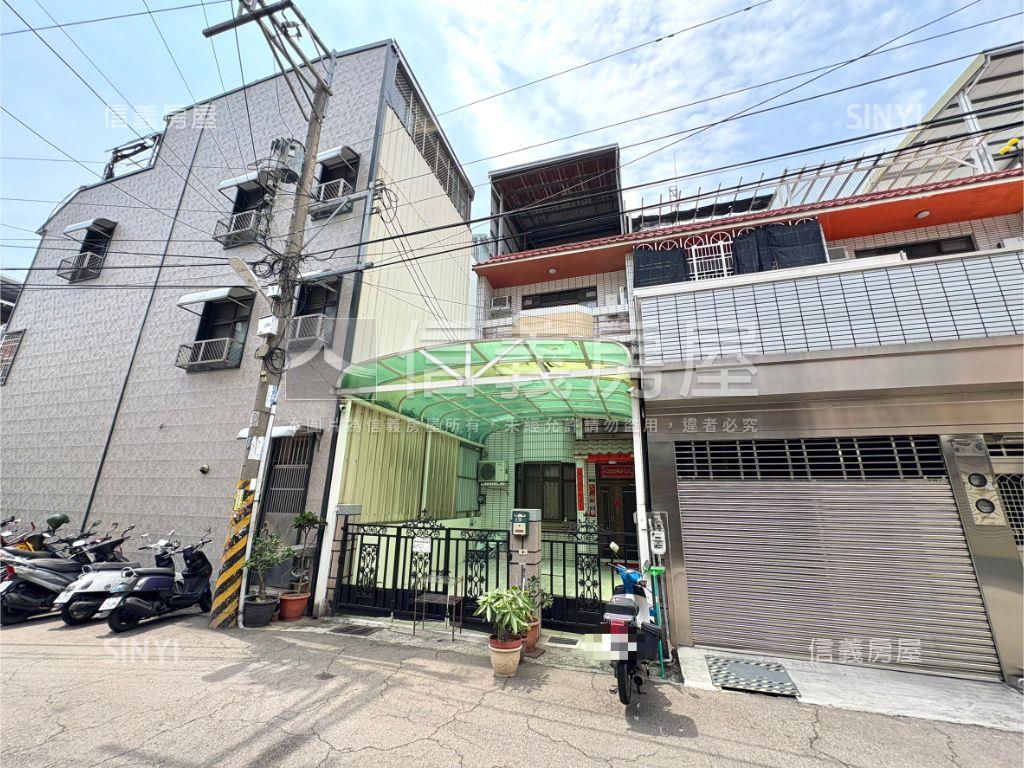 地約４５坪，臨路透天房屋室內格局與周邊環境