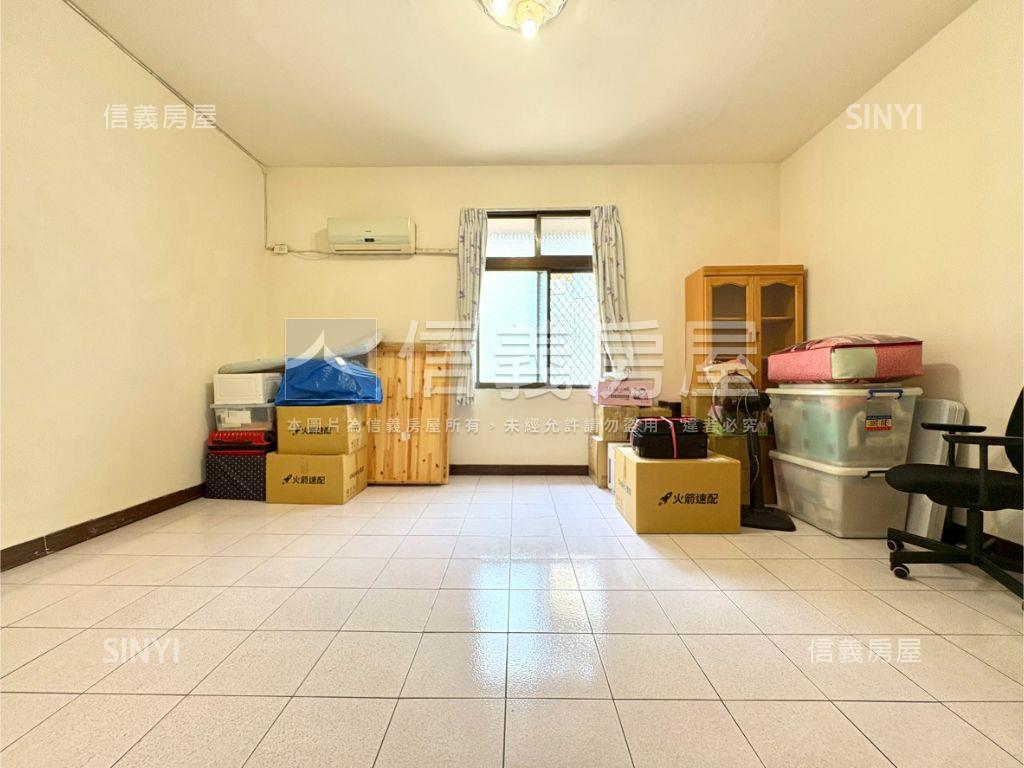地約４５坪，臨路透天房屋室內格局與周邊環境