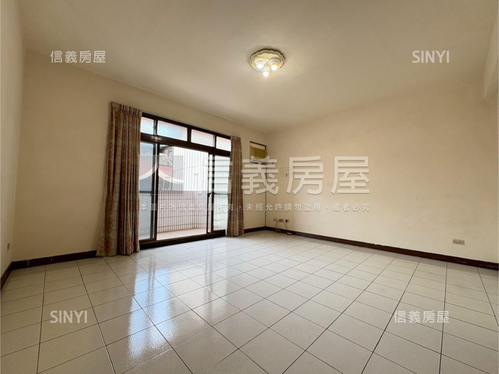地約４５坪，臨路透天房屋室內格局與周邊環境