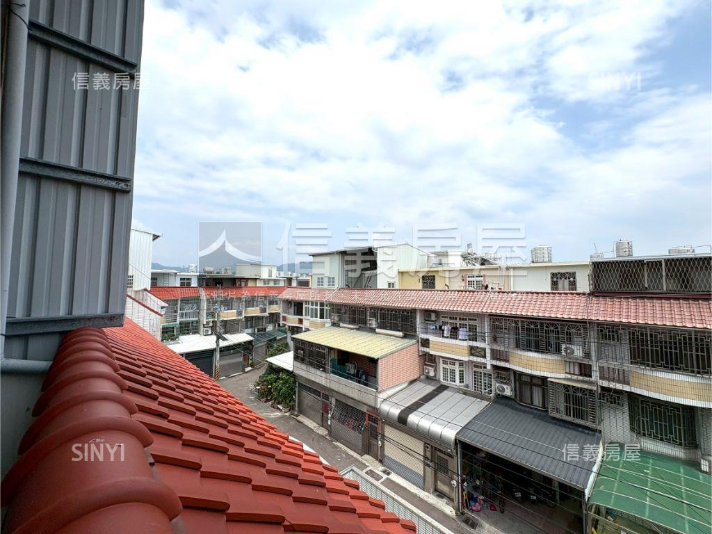 地約４５坪，臨路透天房屋室內格局與周邊環境