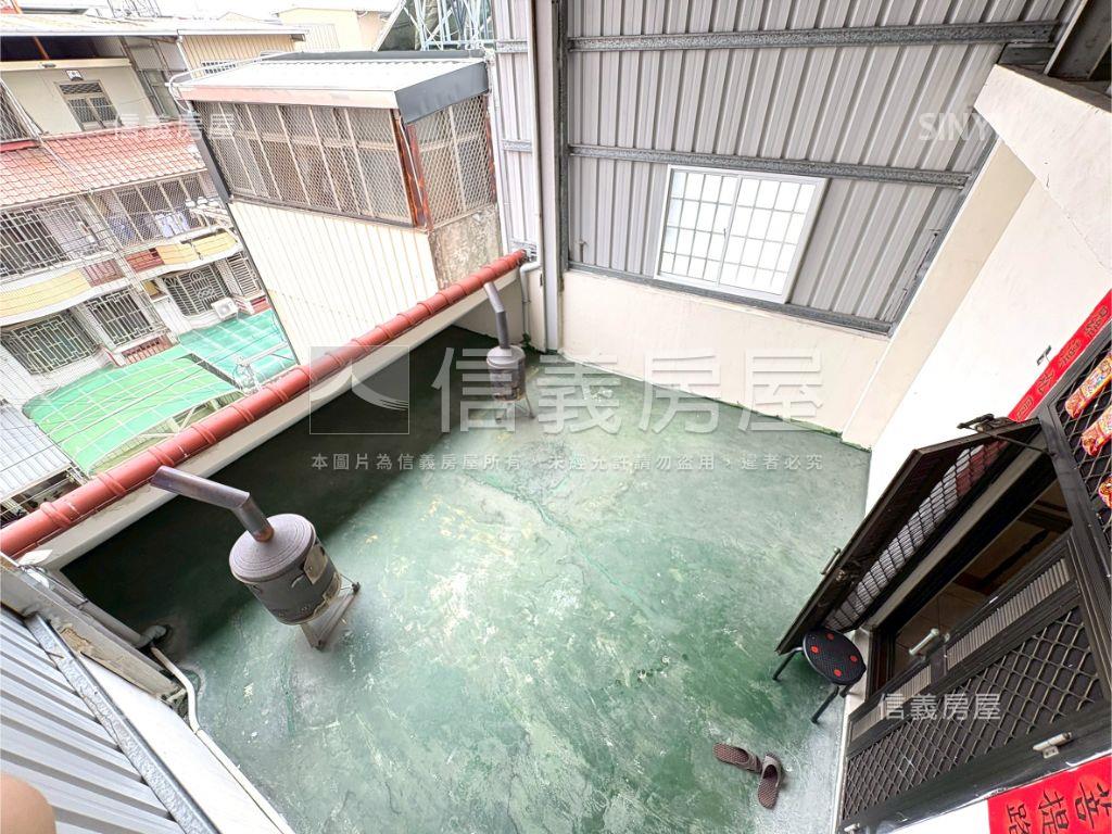 地約４５坪，臨路透天房屋室內格局與周邊環境